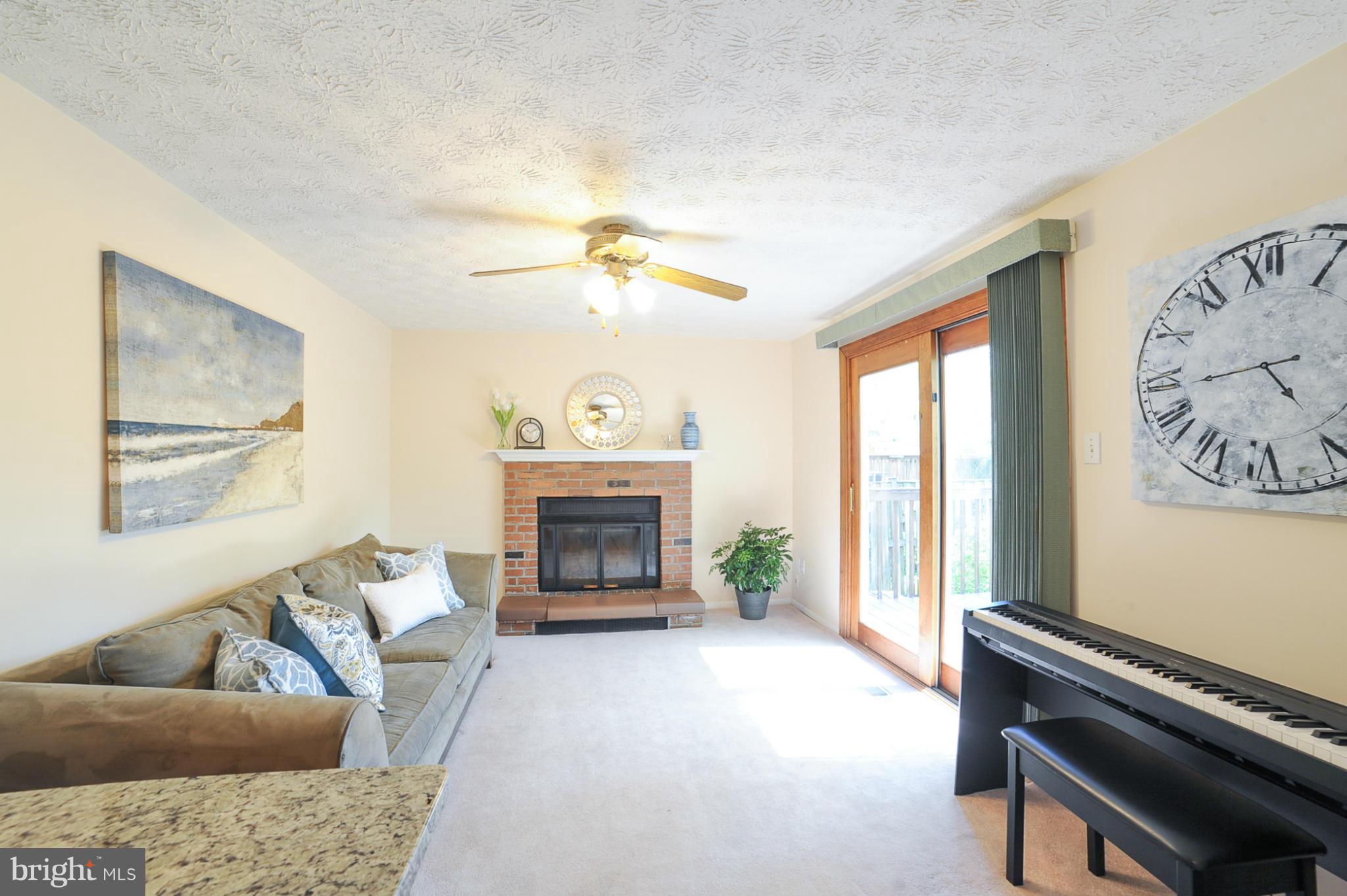 8285 Raindrop Way Springfield, VA 22153 - Photo 4 of 23 Family Room