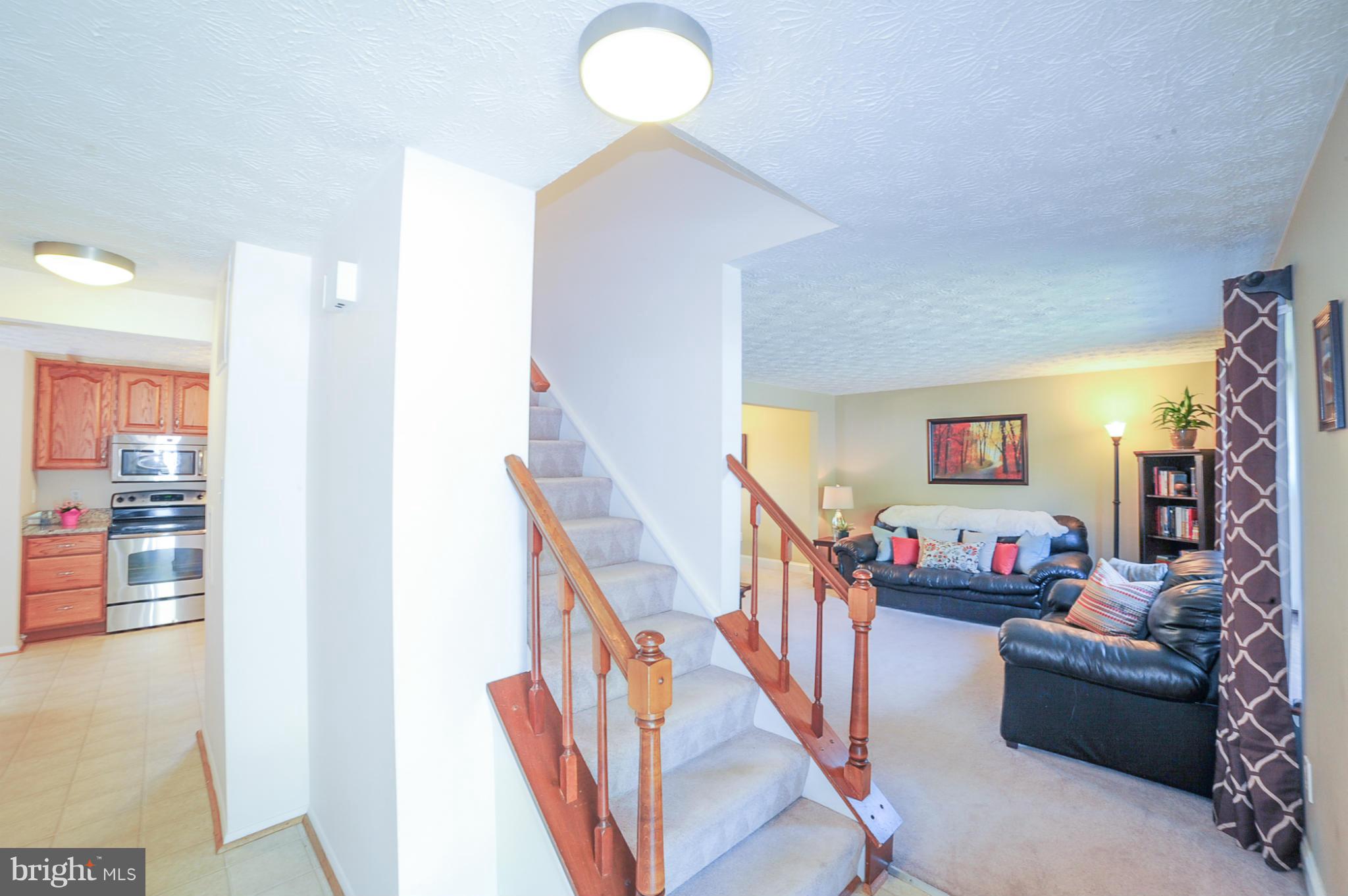 8285 Raindrop Way Springfield, VA 22153 - Photo 8 of 23 Interior (General)