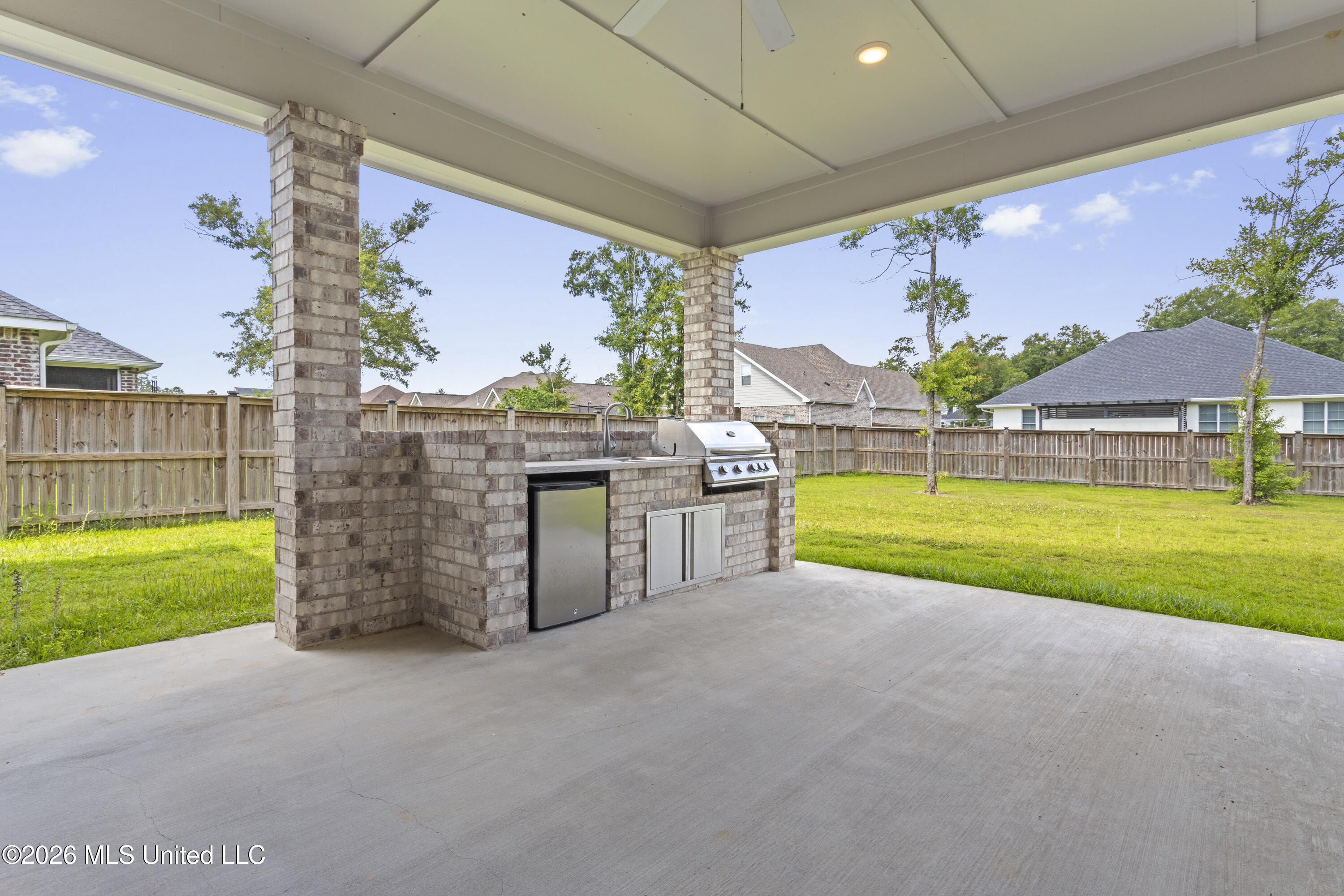 12569 Alphabet Road Gulfport, MS 39503 - Photo 38 of 42 Outdoor kitchen