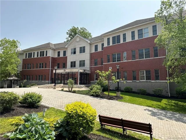 $3,100 | 75 Quaker Avenue, Unit 121, Cornwall, NY 12518