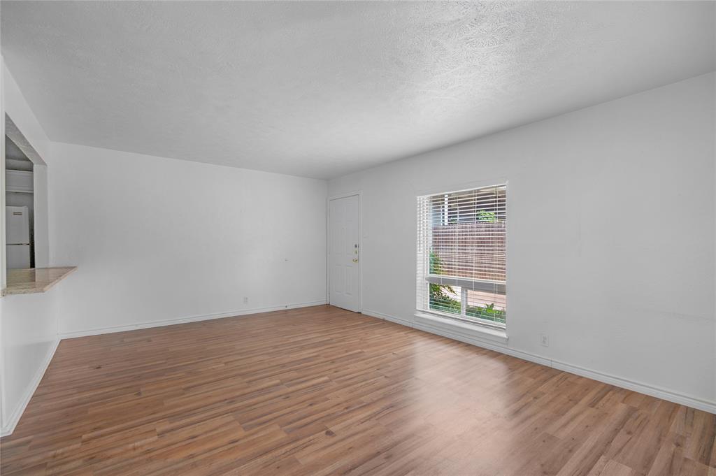 4723 Victor Street, Unit B Dallas, TX 75246 - Photo 9 of 12