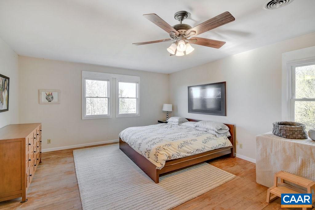 1609 James River Road Scottsville, VA 24590 - Photo 16 of 33 Gallery Image 16