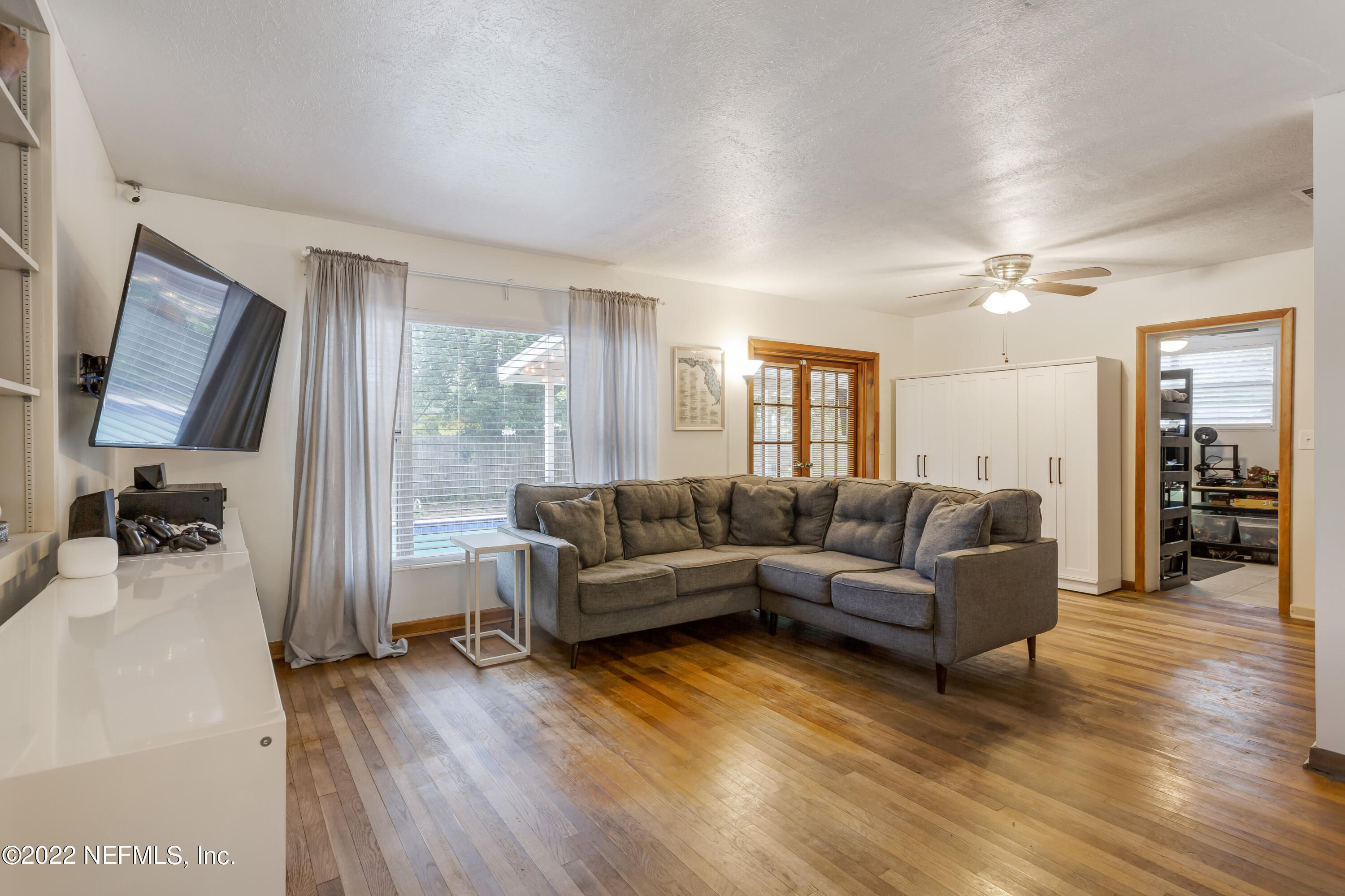 6447 Mitford Road Jacksonville, FL 32210 - Photo 3 of 23 Living room