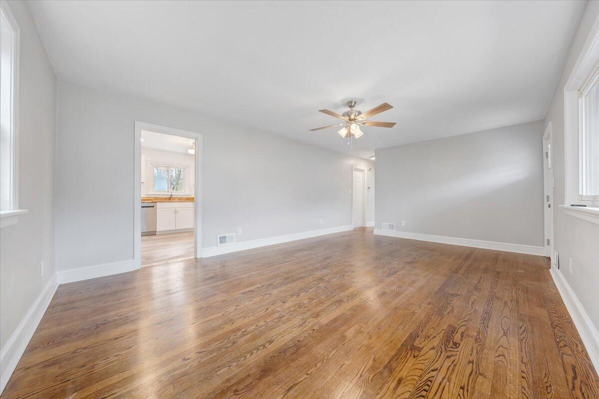 4766 Showalter Road Northwest Roanoke, VA 24017 - Photo 9 of 32 09-MIB07471