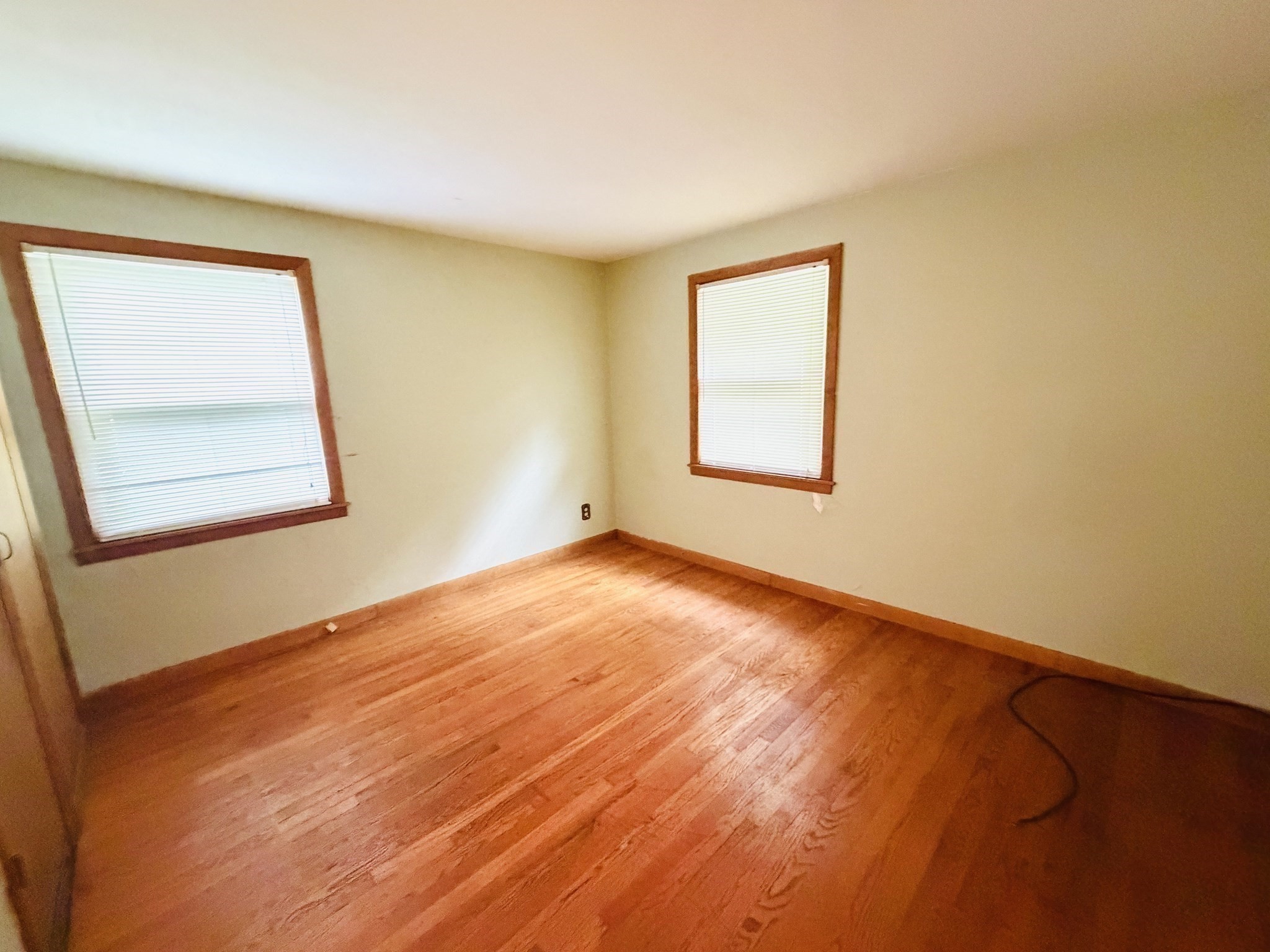 433 Gifford Street Springfield, MA 01118 - Photo 14 of 21 Gallery Image 14