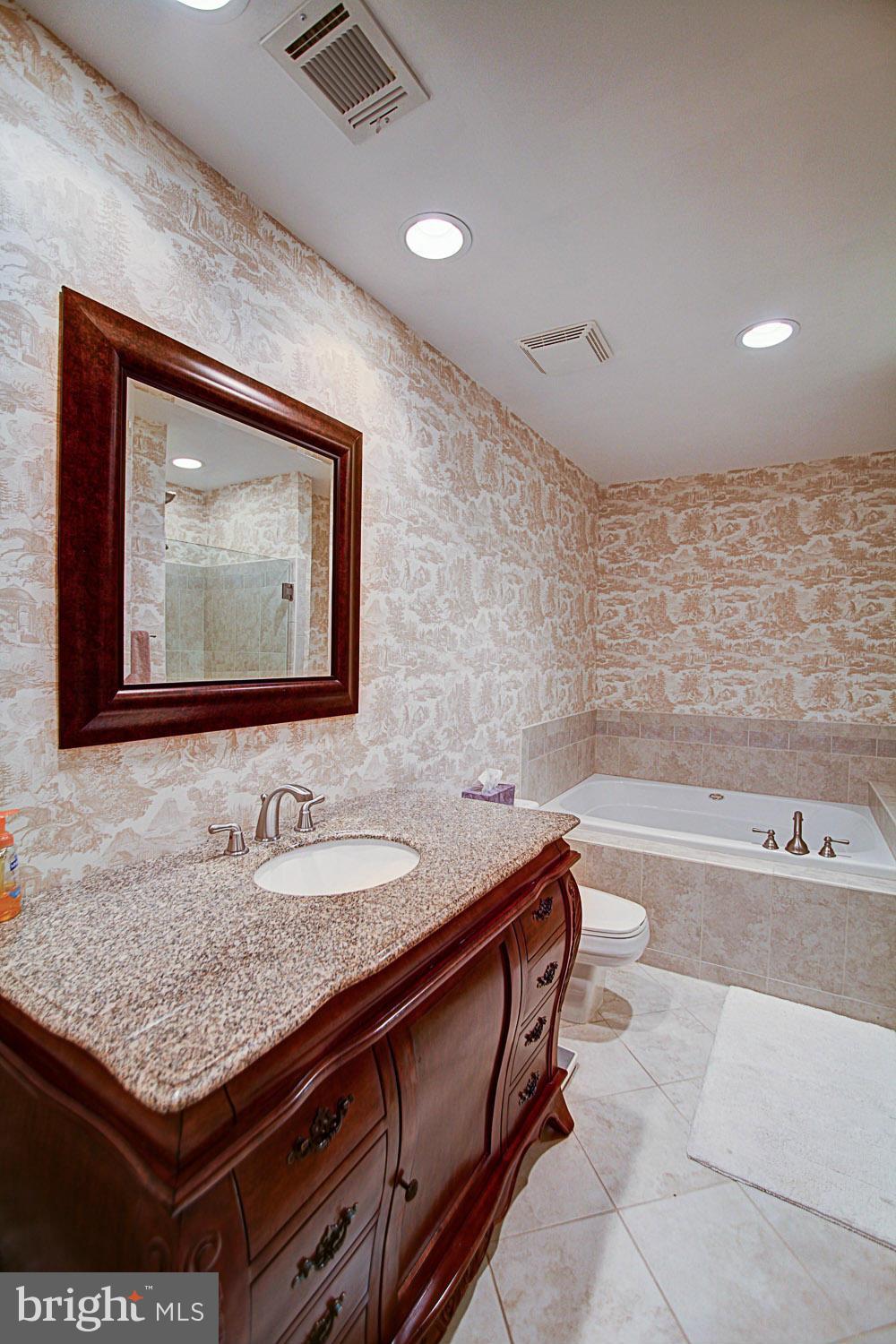 11452 Hollow Timber Court Reston, VA 20194 - Photo 12 of 18 Bath (Master)