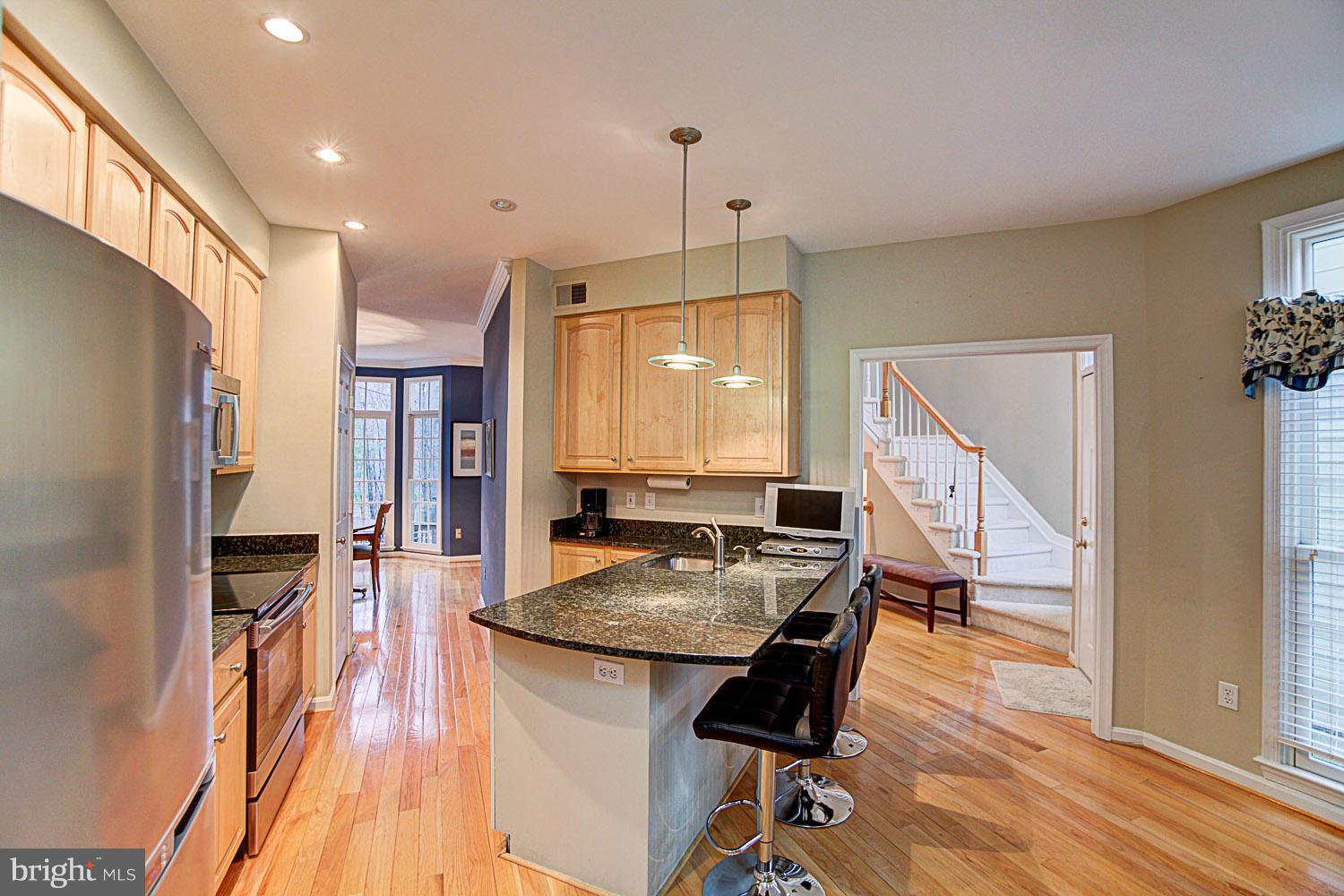 11452 Hollow Timber Court Reston, VA 20194 - Photo 4 of 18 Kitchen