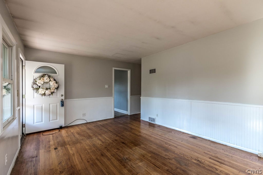 210 Camillus Drive Camillus, NY 13031 - Photo 8 of 42