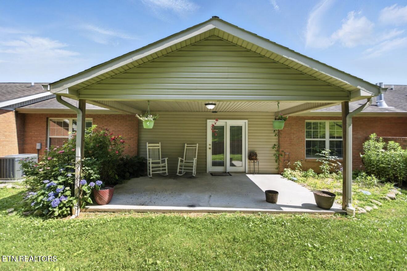 153 Creed Way New Tazewell, TN 37825 - Photo 6 of 56 IMG_5943