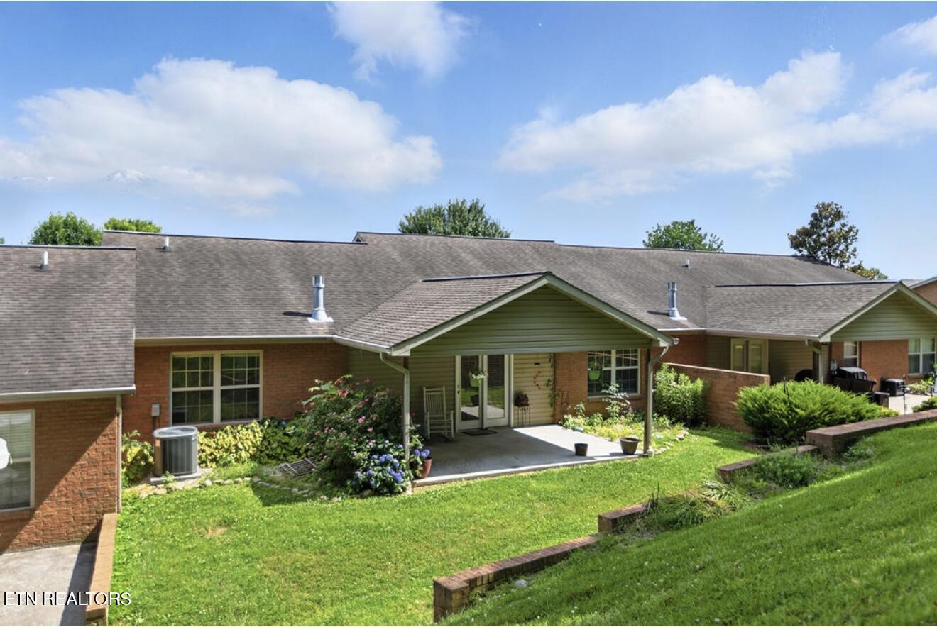 153 Creed Way New Tazewell, TN 37825 - Photo 8 of 56 IMG_5945