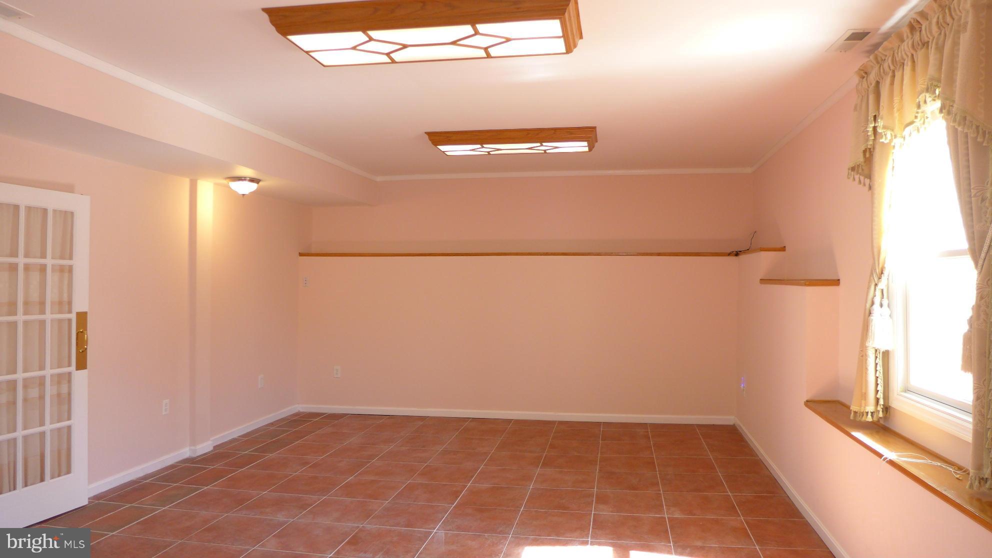 400 Aigburth Road Towson, MD 21286 - Photo 12 of 20 Rec Room