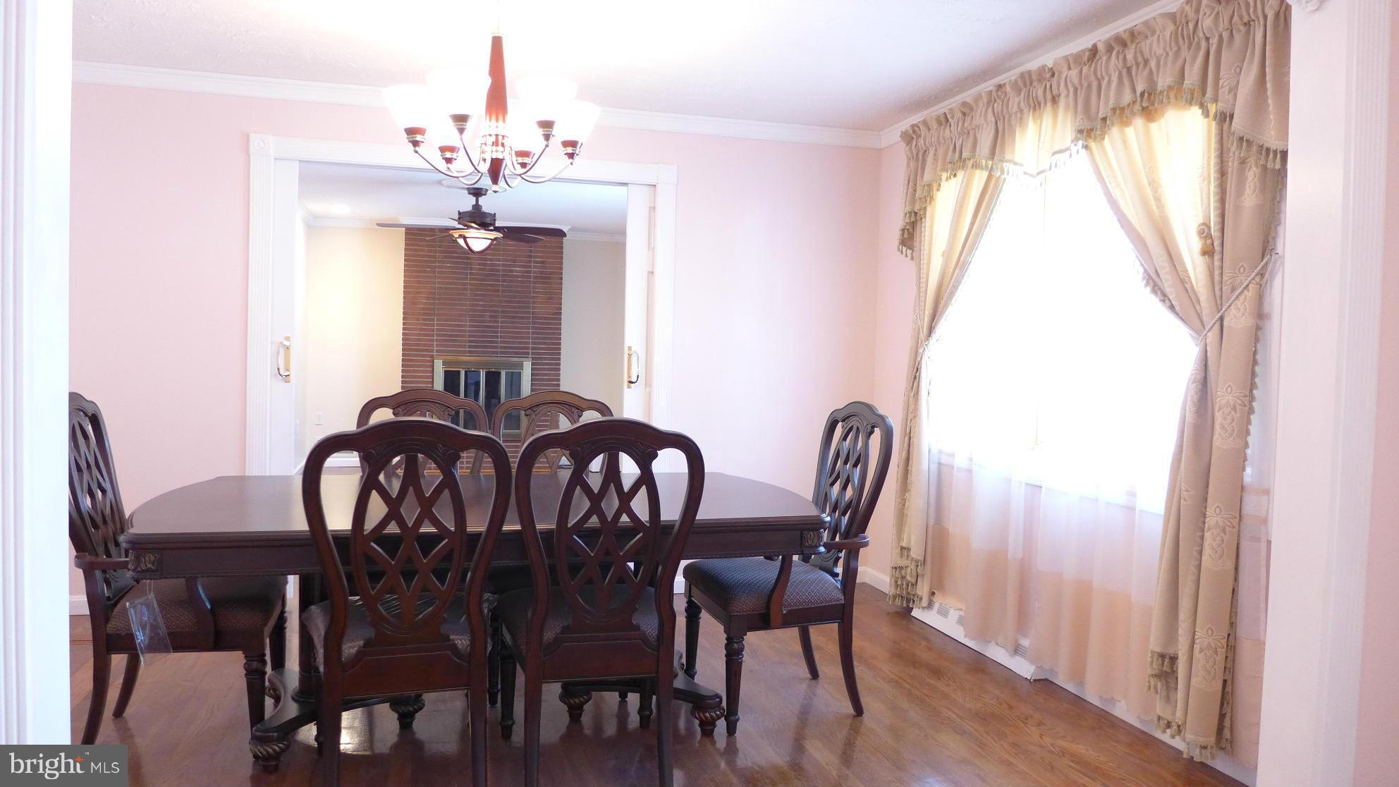 400 Aigburth Road Towson, MD 21286 - Photo 4 of 20 Dining Room