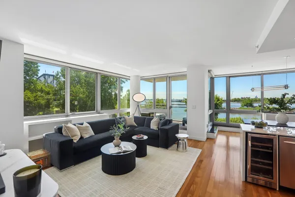 $1,675,000 | 25 Hudson Street, Unit 203, Jersey City, NJ 07302
