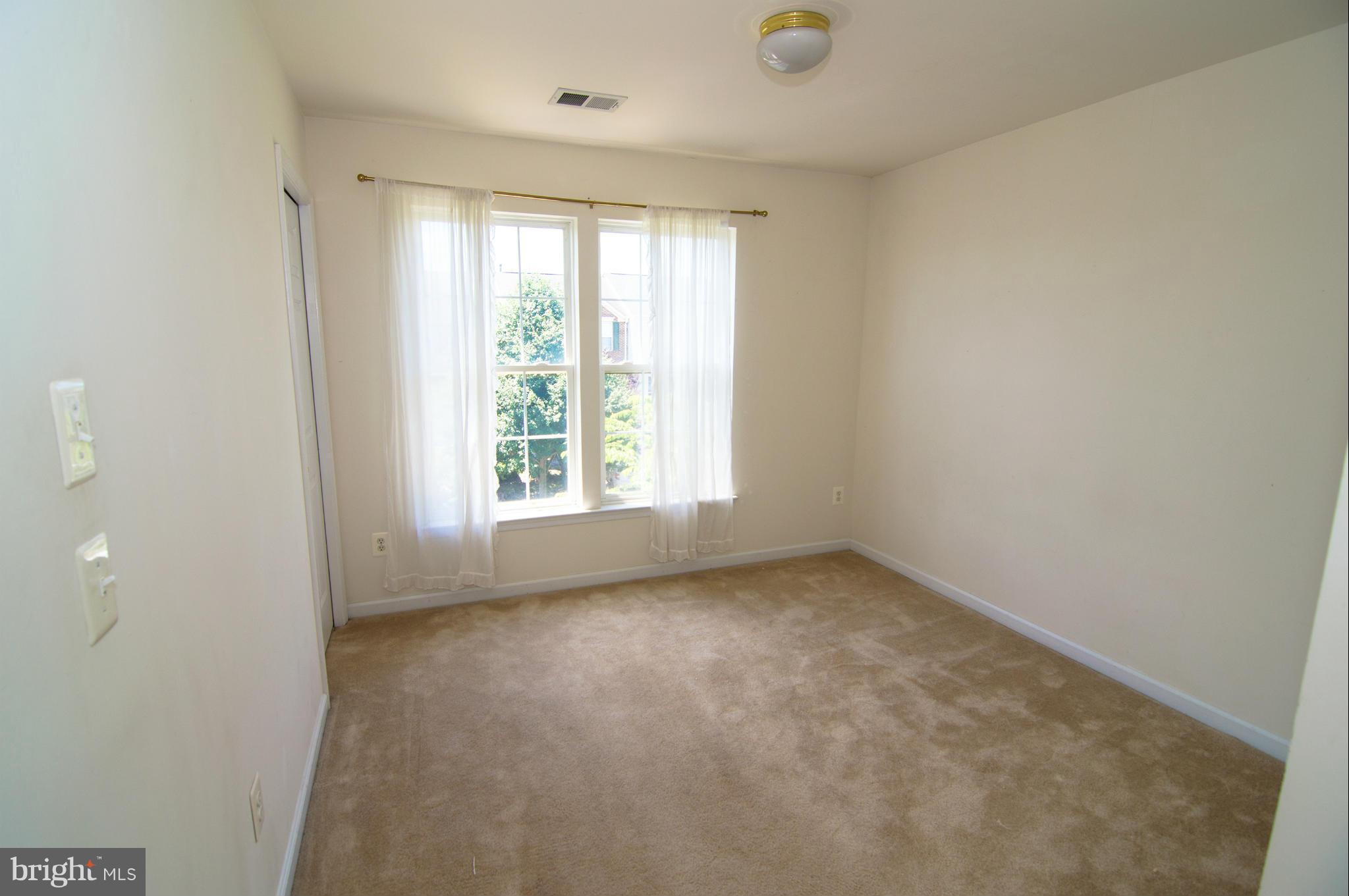 43004 Center Street Chantilly, VA 20152 - Photo 24 of 30 Upper Level Bedroom #3