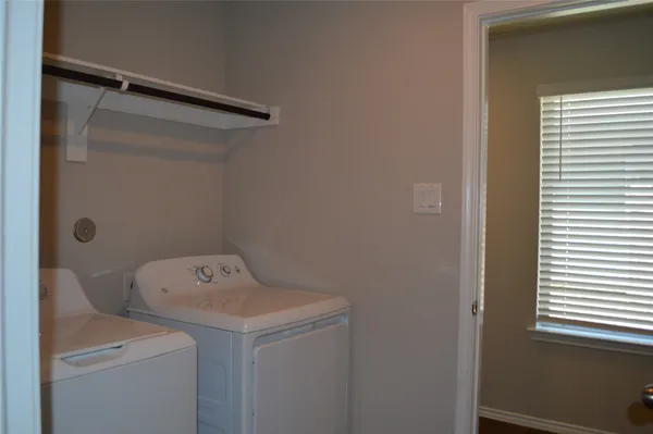 $1,900 | 16817 Lonely Pines Drive, Conroe, TX 77302