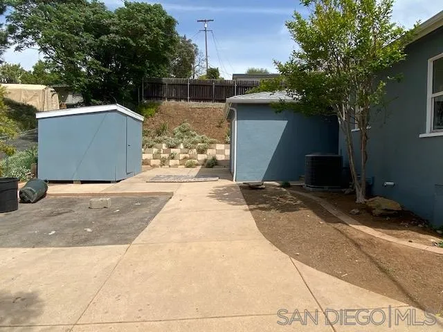 9243 Westhill Road Lakeside, CA 92040 - Photo 8 of 26 a view of a backyard