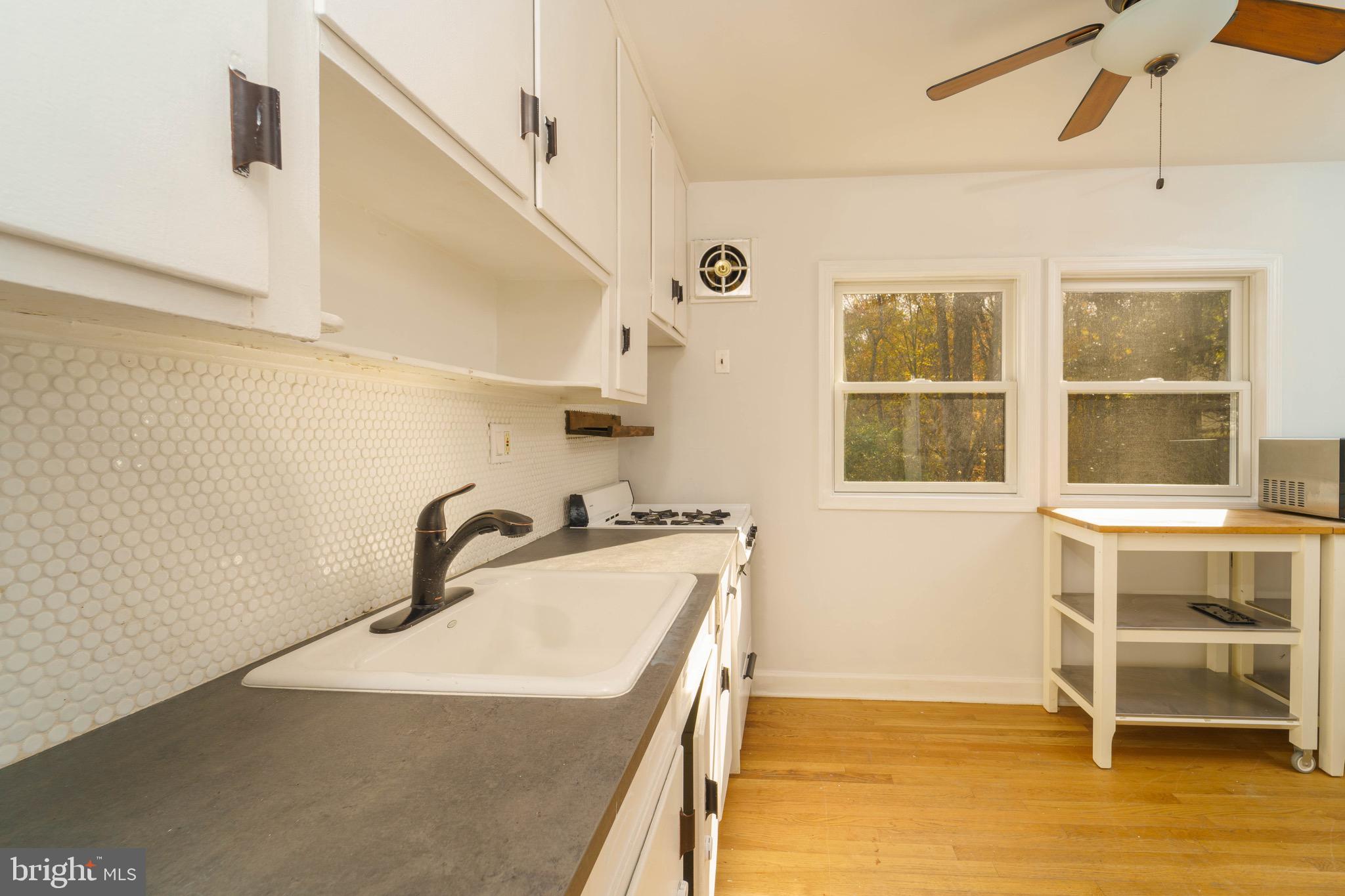 4400 Garrett Park Road Wheaton, MD 20906 - Photo 5 of 20