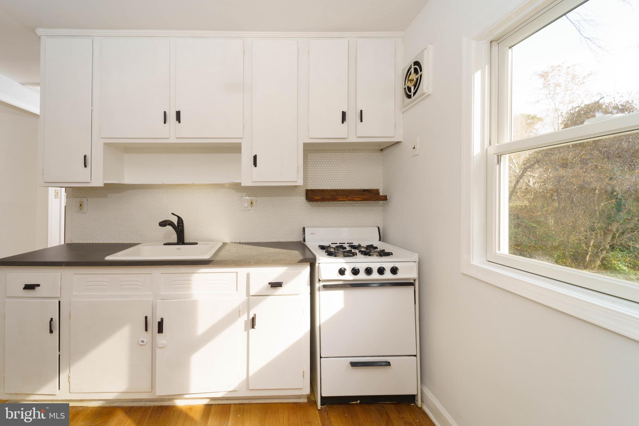 4400 Garrett Park Road Wheaton, MD 20906 - Photo 7 of 20