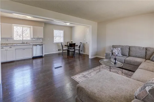 $234,990 | 7423 Harris Avenue, Raytown, MO 64133