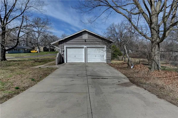 $234,990 | 7423 Harris Avenue, Raytown, MO 64133