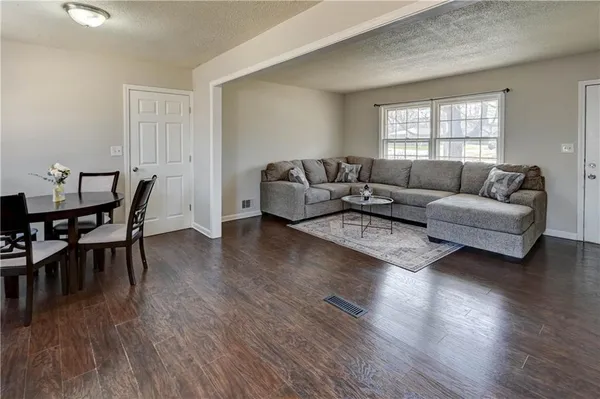 $234,990 | 7423 Harris Avenue, Raytown, MO 64133