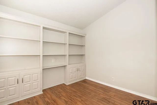 $1,700 | 5827 Hollytree Drive, Tyler, TX 75703