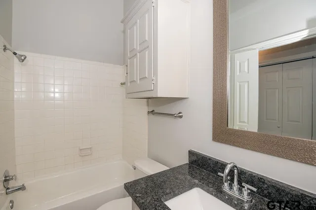 $1,700 | 5827 Hollytree Drive, Tyler, TX 75703