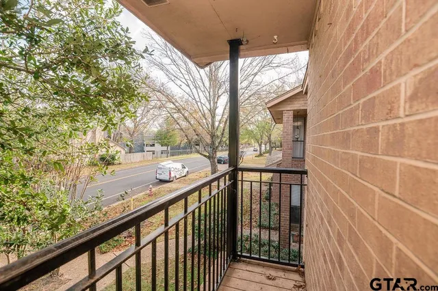 $1,700 | 5827 Hollytree Drive, Tyler, TX 75703