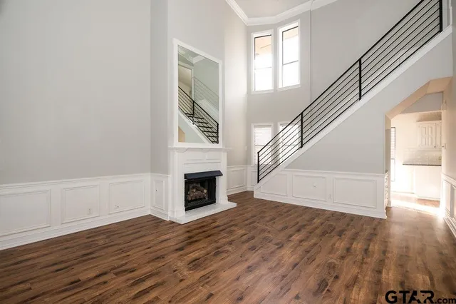 $1,700 | 5827 Hollytree Drive, Tyler, TX 75703