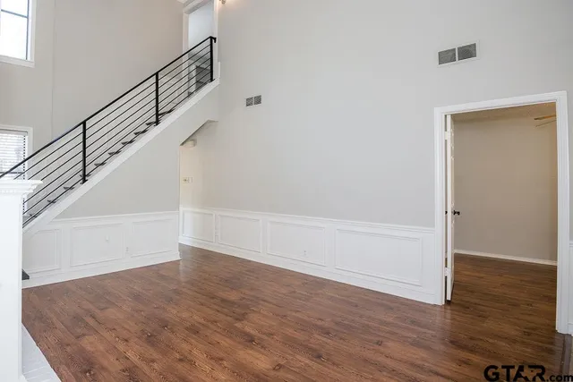 $1,700 | 5827 Hollytree Drive, Tyler, TX 75703