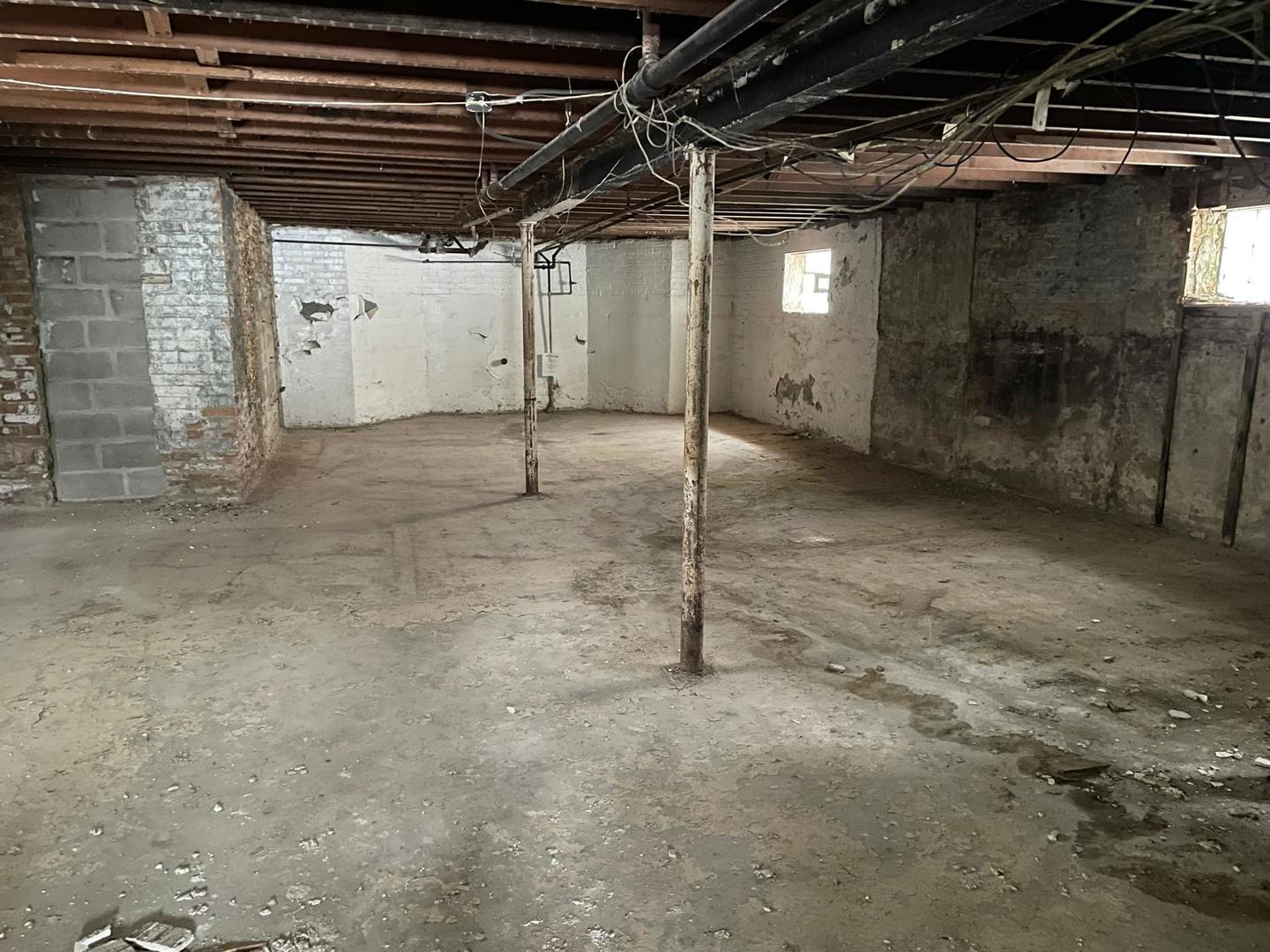 8325 South Cregier Avenue Chicago, IL 60617 - Photo 14 of 18