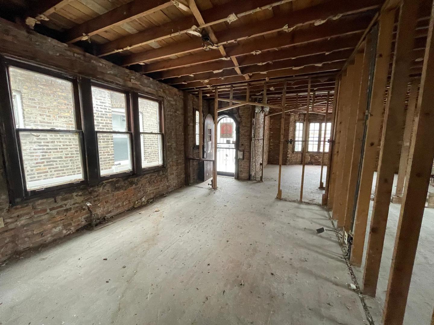 8325 South Cregier Avenue Chicago, IL 60617 - Photo 2 of 18