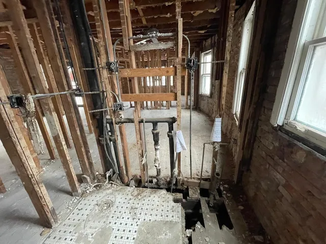 $124,900 | 8325 South Cregier Avenue, Chicago, IL 60617