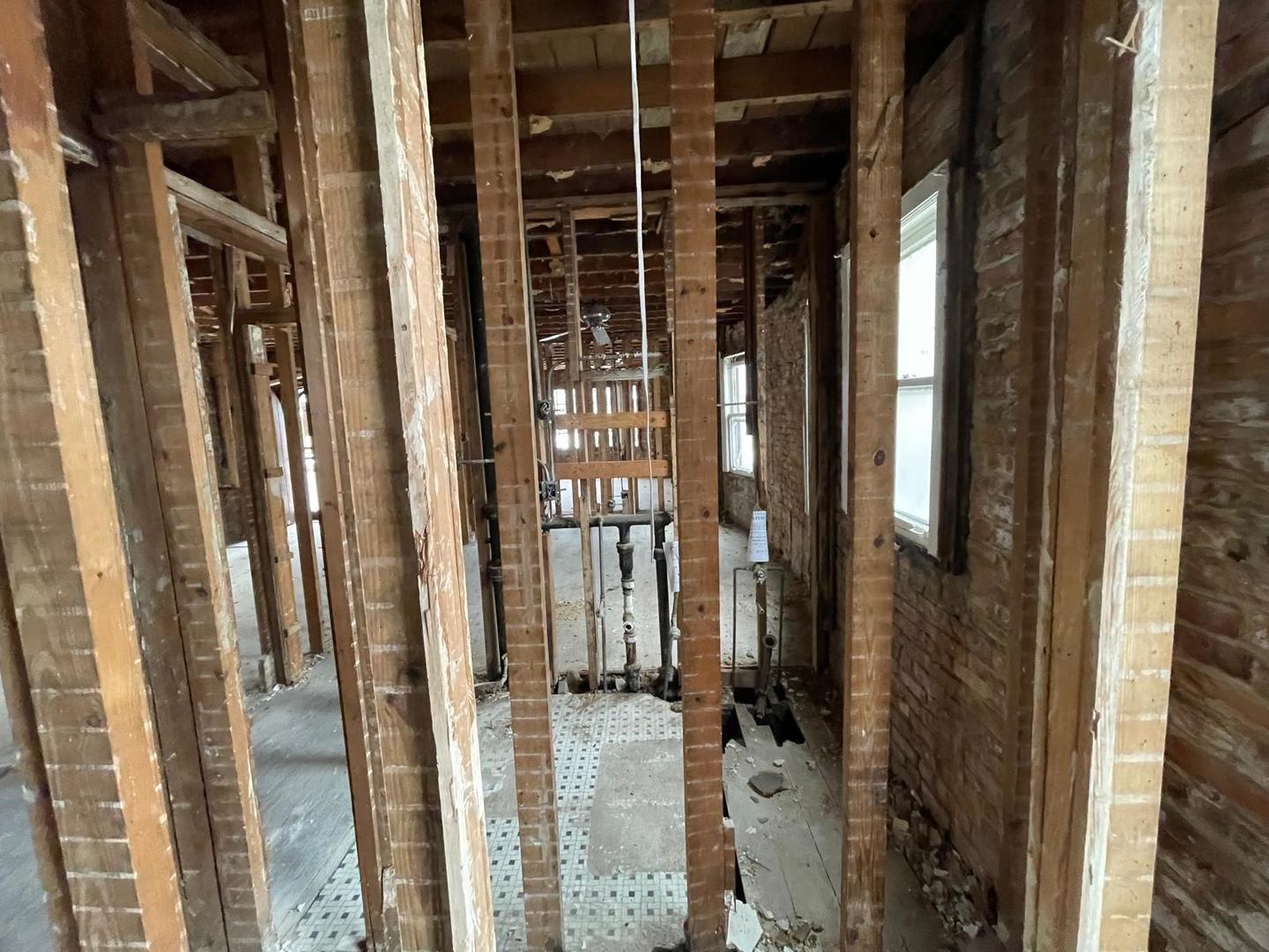 8325 South Cregier Avenue Chicago, IL 60617 - Photo 7 of 18