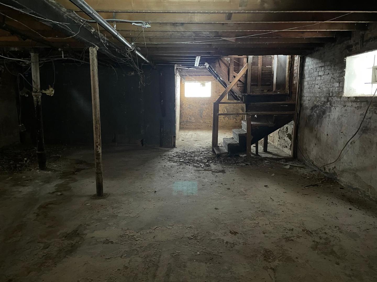 8325 South Cregier Avenue Chicago, IL 60617 - Photo 8 of 18