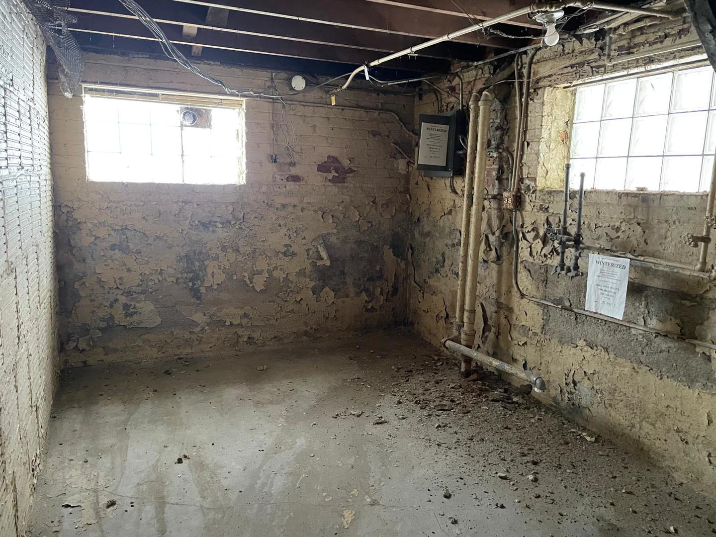 8325 South Cregier Avenue Chicago, IL 60617 - Photo 9 of 18