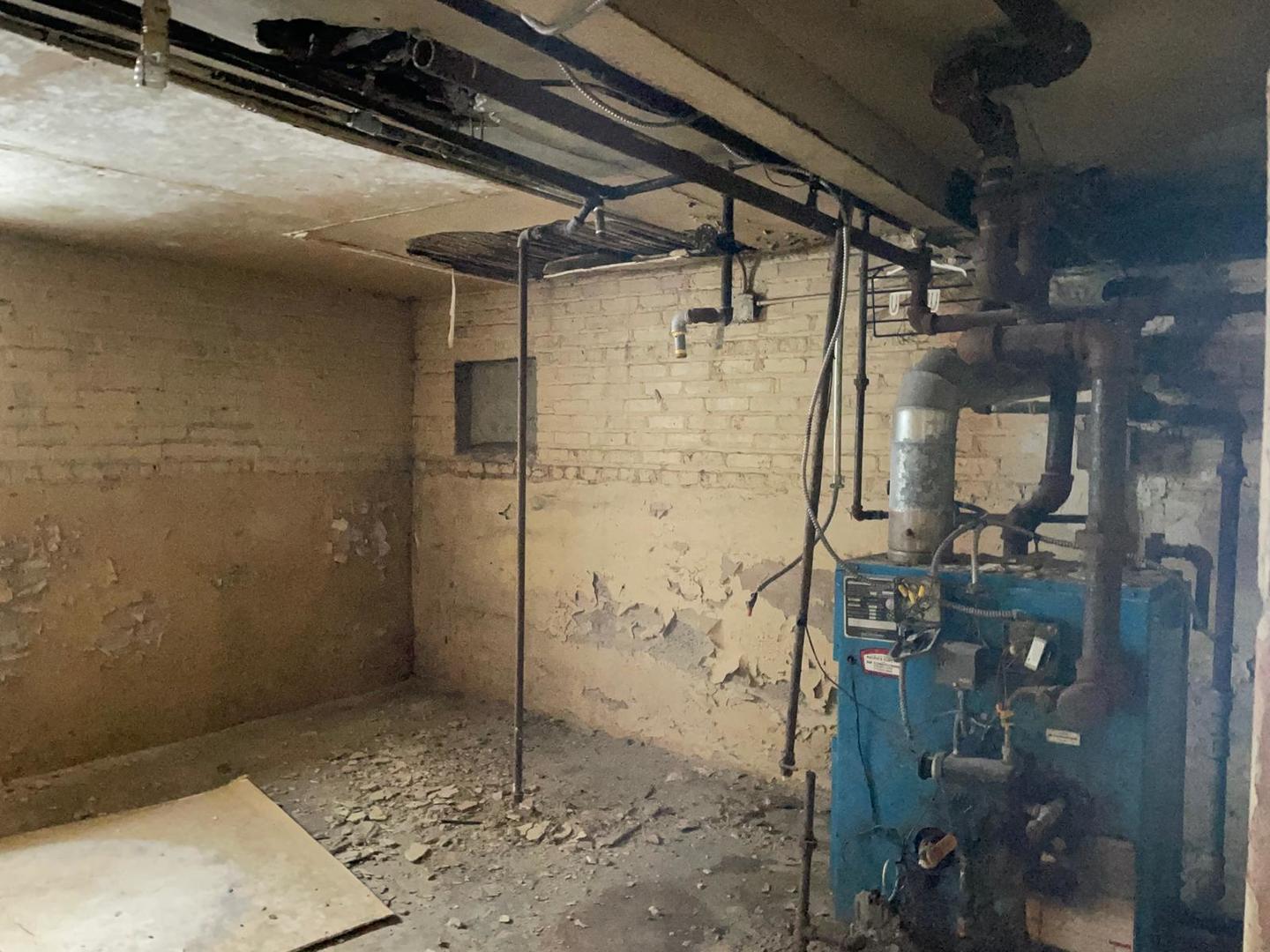 8325 South Cregier Avenue Chicago, IL 60617 - Photo 10 of 18