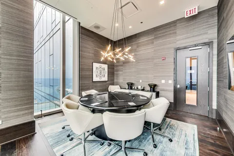 $2,860,000 | 363 East Wacker Drive, Unit 2708, Chicago, IL 60601