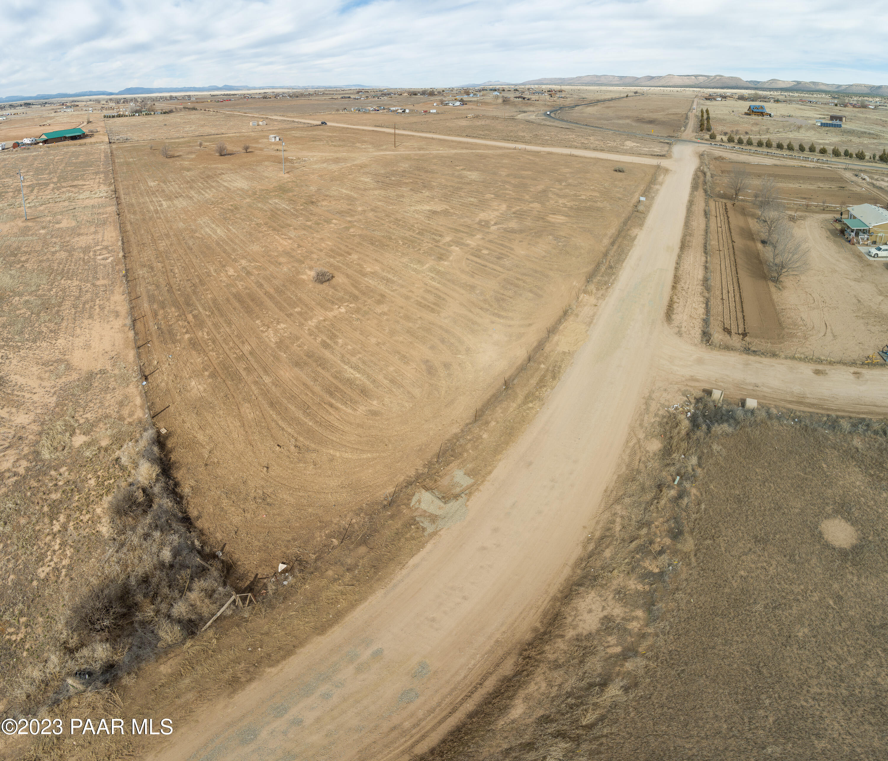 25900 North Big Springs Ranch Road Paulden, AZ 86334 - Photo 3 of 11 SE Corner