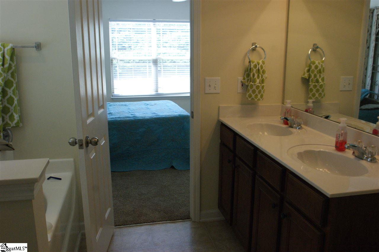 504 Millervale Road Greer, SC 29650 - Photo 7 of 25