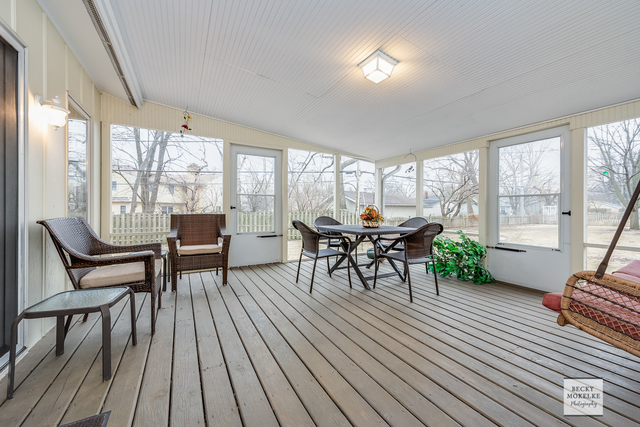 1112 Modaff Road Naperville, IL 60540 - Photo 3 of 25