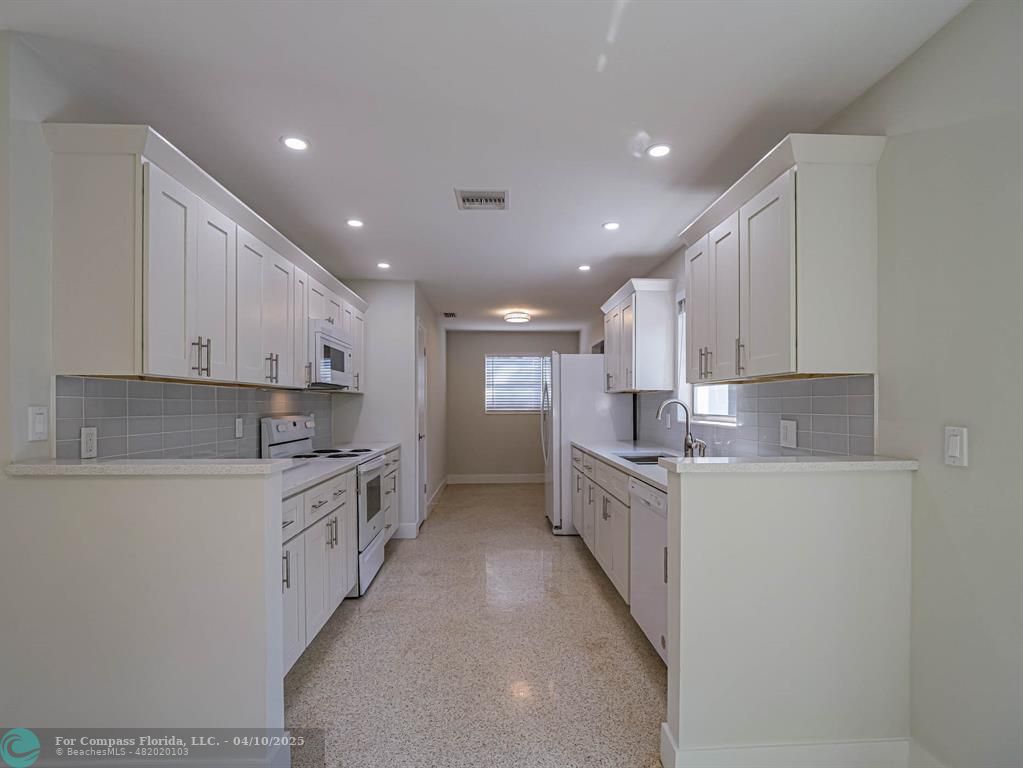 2203 1st Place Vero Beach, FL 32962 - Photo 14 of 42