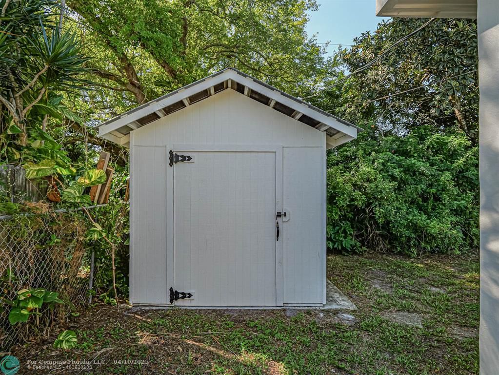 2203 1st Place Vero Beach, FL 32962 - Photo 38 of 42