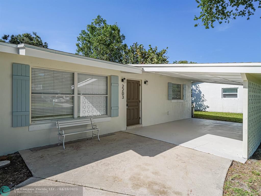 2203 1st Place Vero Beach, FL 32962 - Photo 4 of 42