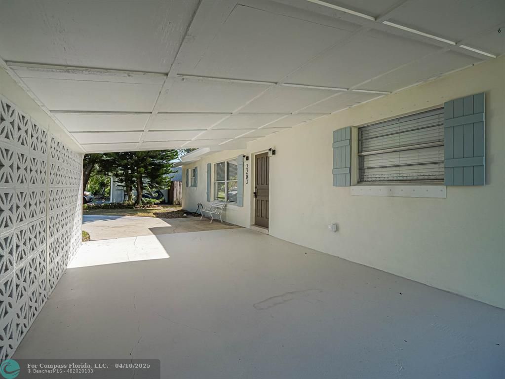 2203 1st Place Vero Beach, FL 32962 - Photo 5 of 42