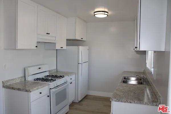 $2,295 | 1026 South Flower Street, Unit 17, Inglewood, CA 90301