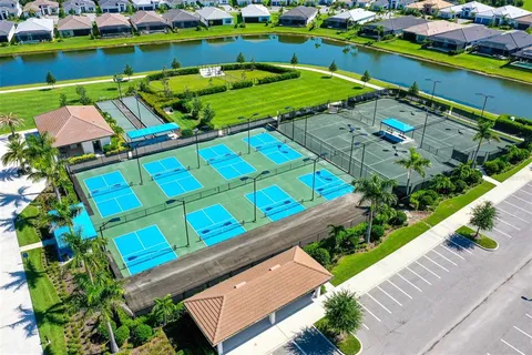 $929,900 | 4921 Surfside Circle, Bradenton, FL 34211