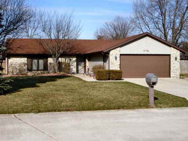 1005 South Devonshire Road Yorktown, IN 47396 - Photo 1 of 9 Gallery Image 1