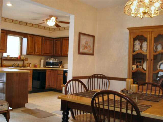 1005 South Devonshire Road Yorktown, IN 47396 - Photo 4 of 9 Gallery Image 4