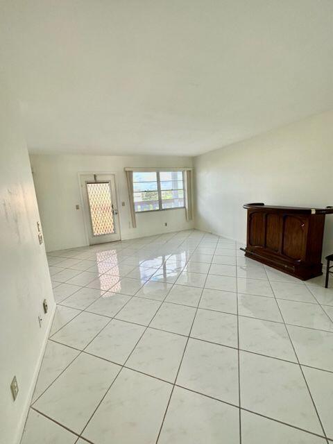 4037 Cornwall East Boca Raton, FL 33434 - Photo 8 of 37 Living Area